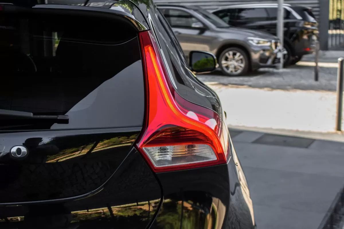 volvo-v40-cross-country-2015-diesel-1560cc