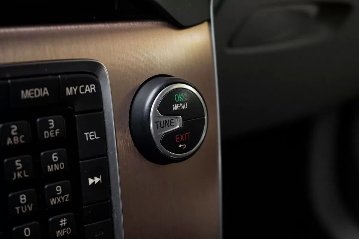 volvo-v40-cross-country-2015-diesel-1560cc
