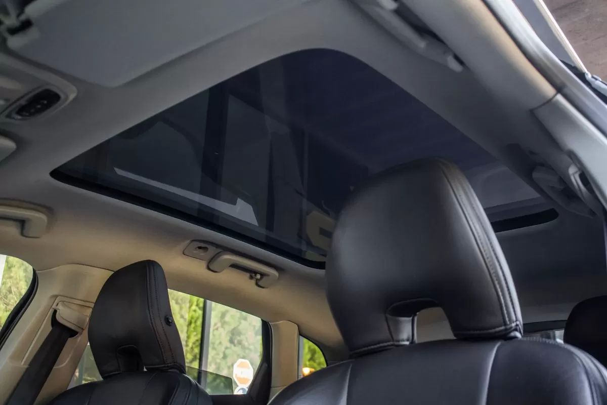 volvo-v40-cross-country-2015-diesel-1560cc