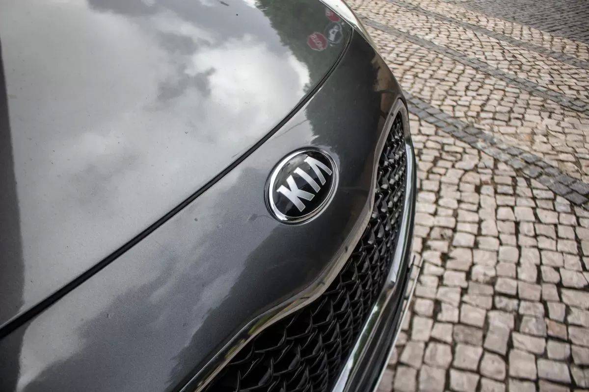 kia-carens-2015-diesel-1685cc
