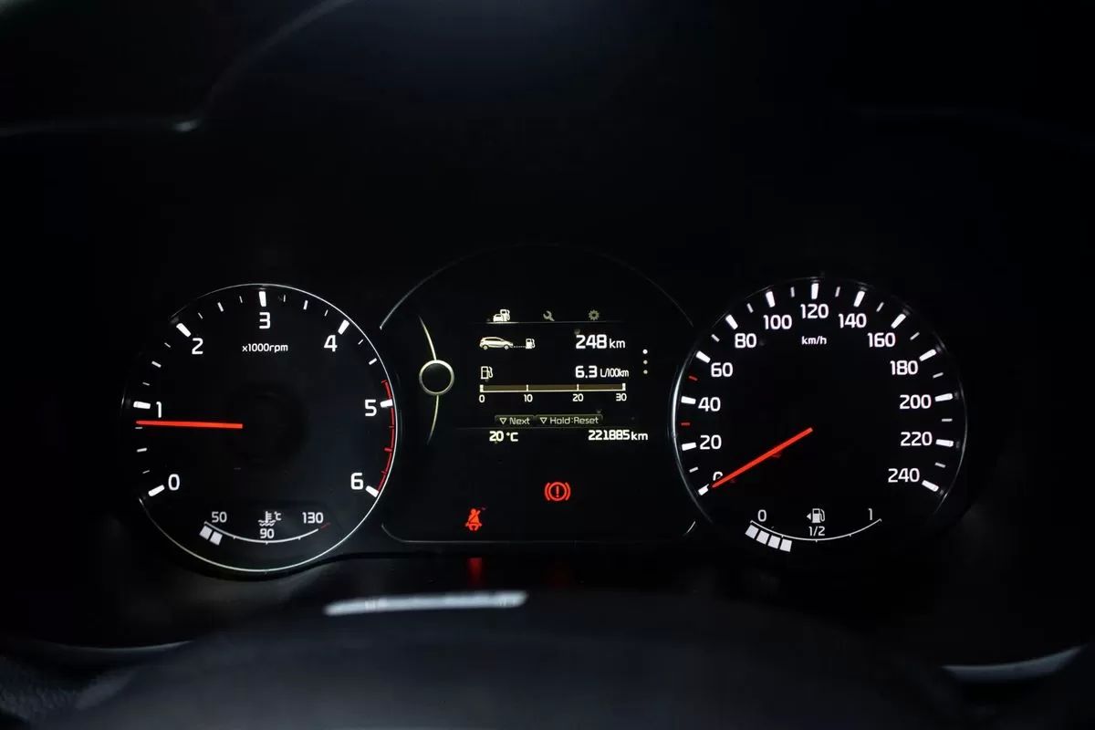 kia-carens-2015-diesel-1685cc
