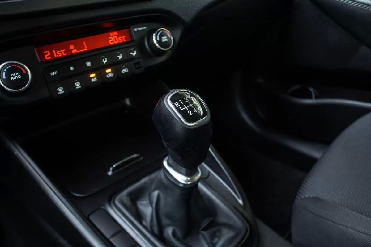 kia-carens-2015-diesel-1685cc