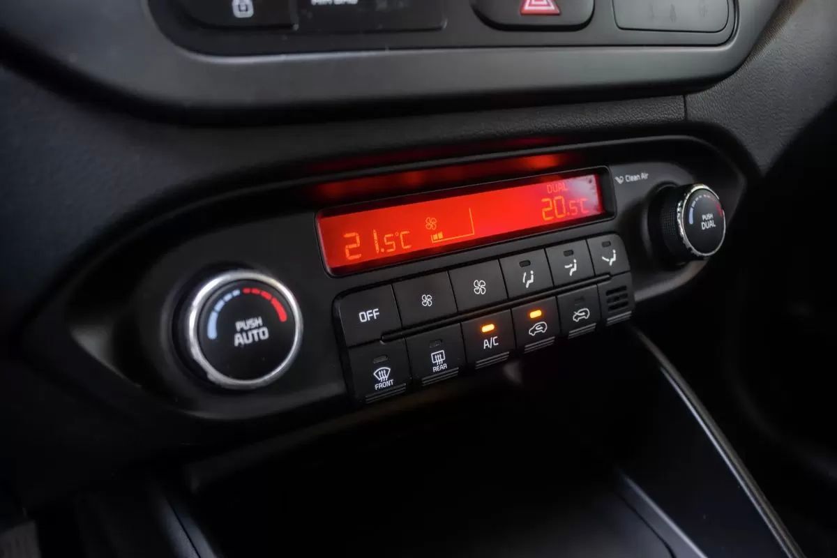 kia-carens-2015-diesel-1685cc
