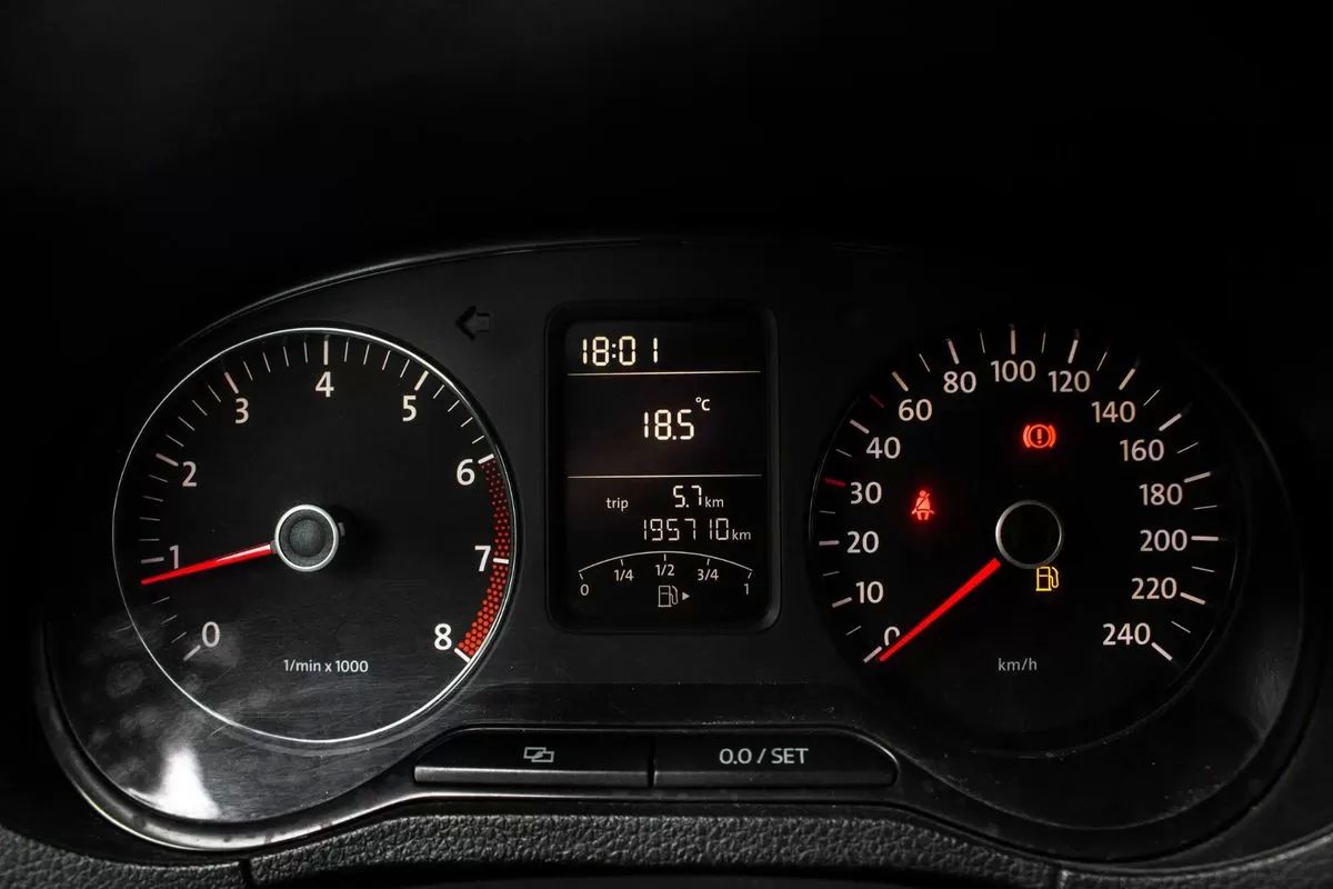 volkswagen-polo-2011-gasolina-1198cc