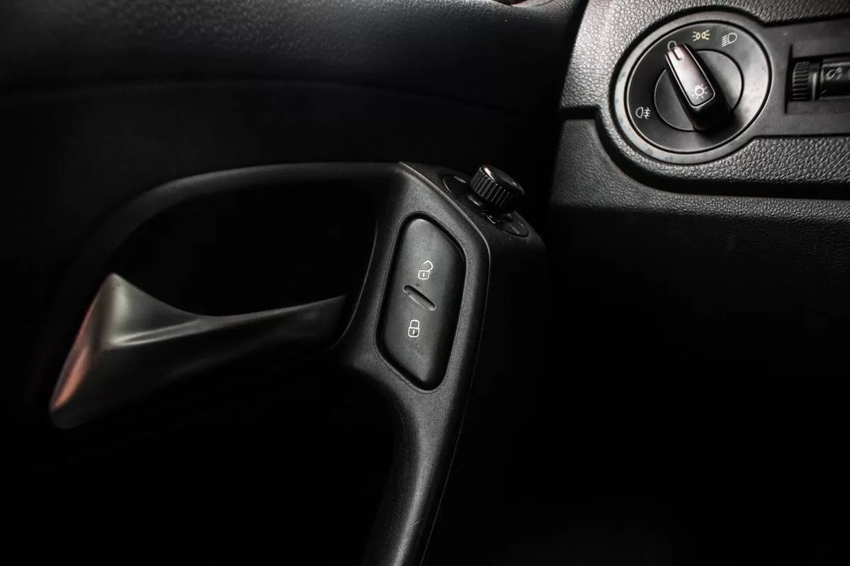 volkswagen-polo-2011-gasolina-1198cc