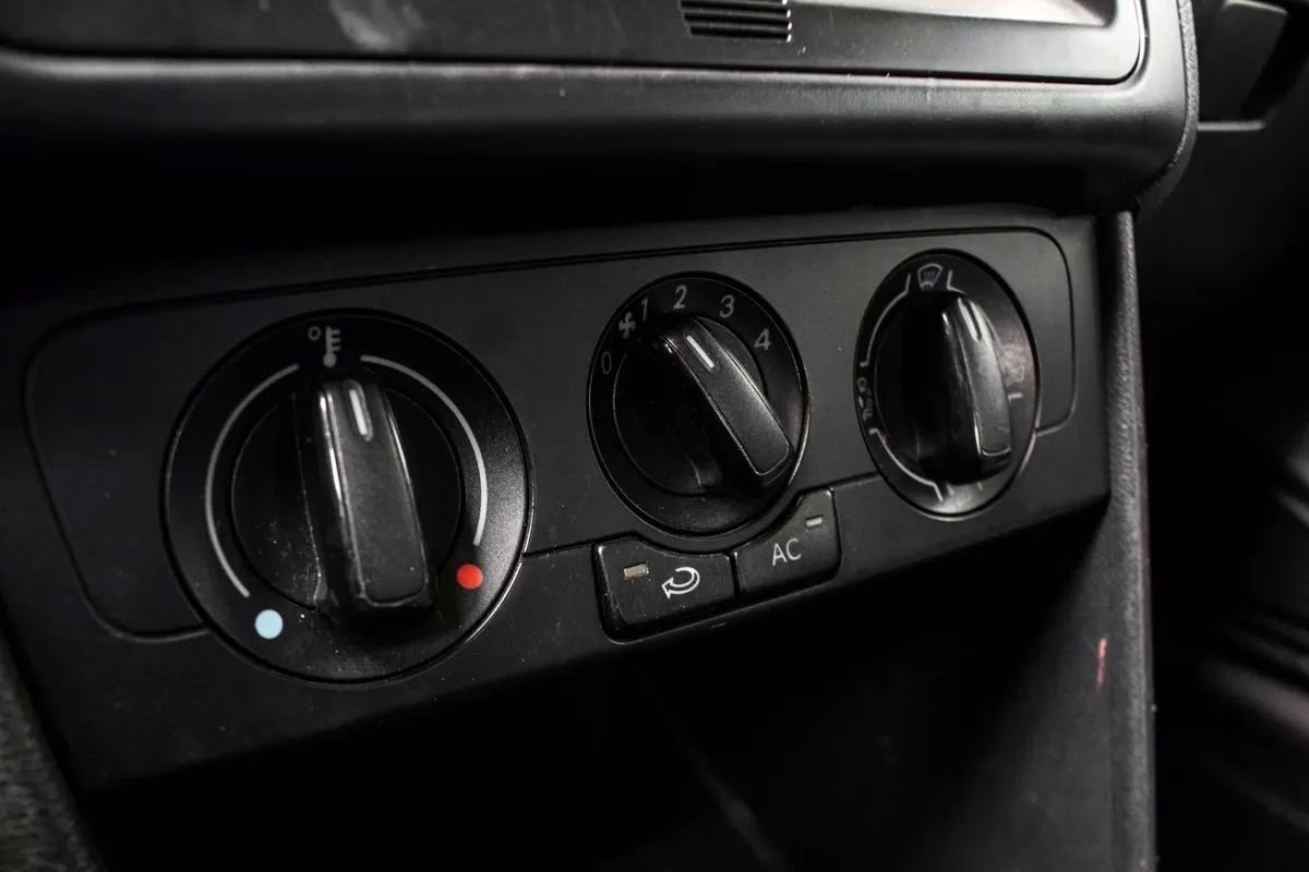 volkswagen-polo-2011-gasolina-1198cc