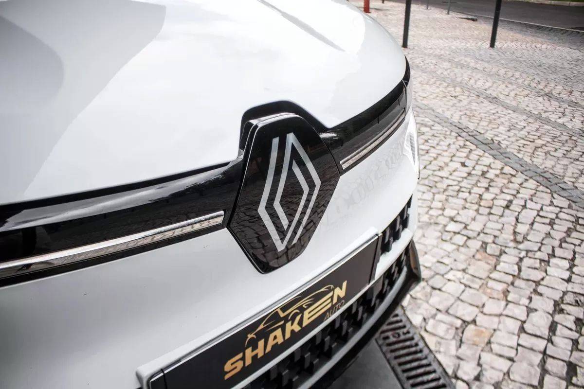 renault-megane-e-tech-2022-eletrico-0cc
