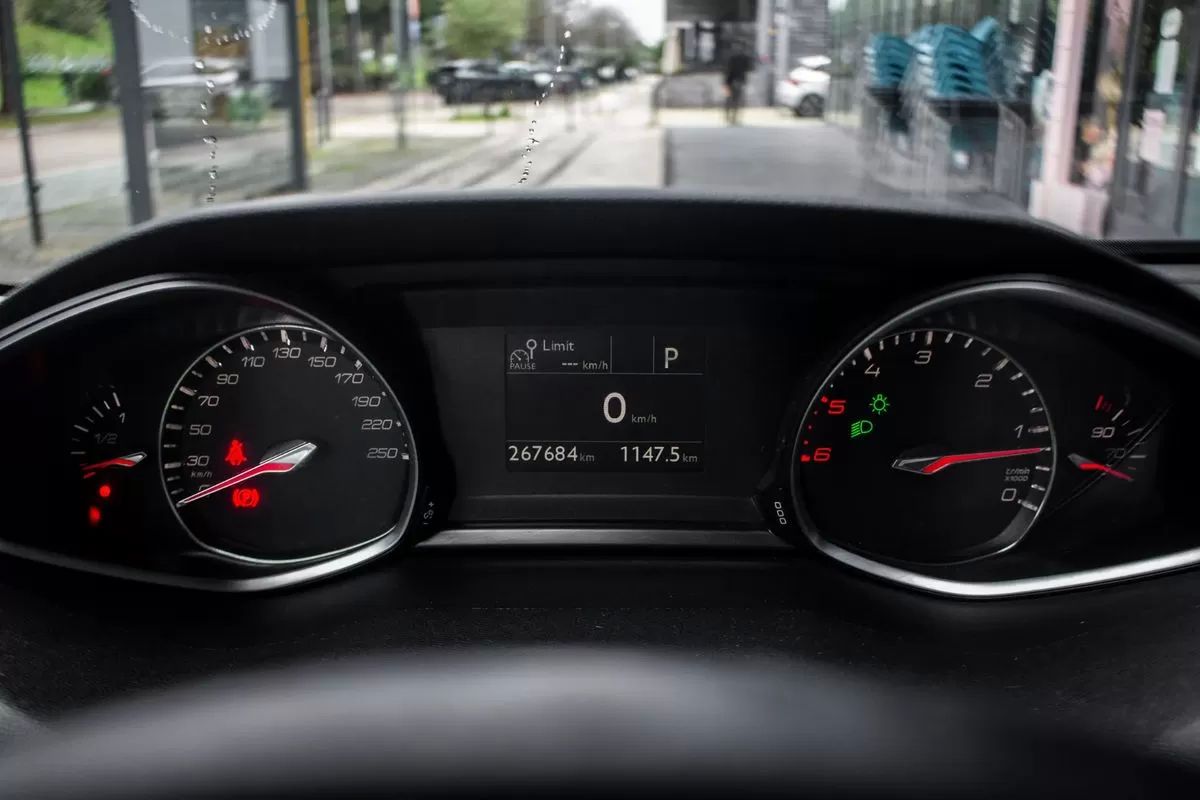 peugeot-308-sw-2019-diesel-1499cc
