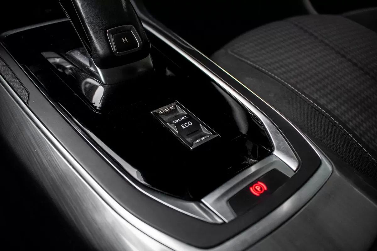 peugeot-308-sw-2019-diesel-1499cc