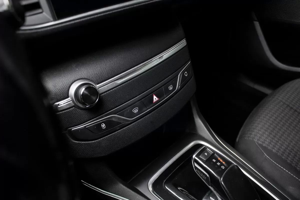 peugeot-308-sw-2019-diesel-1499cc
