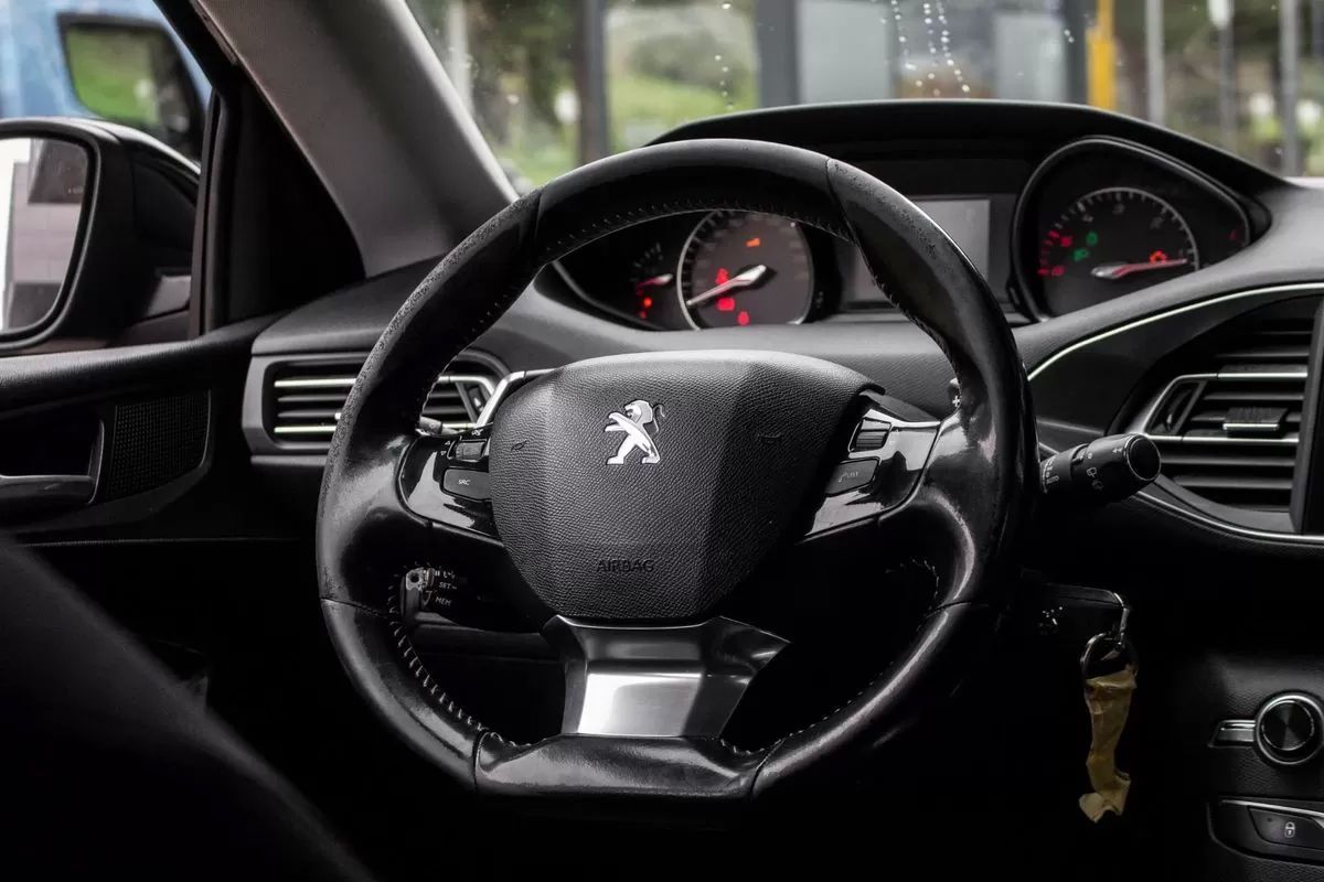 peugeot-308-sw-2019-diesel-1499cc