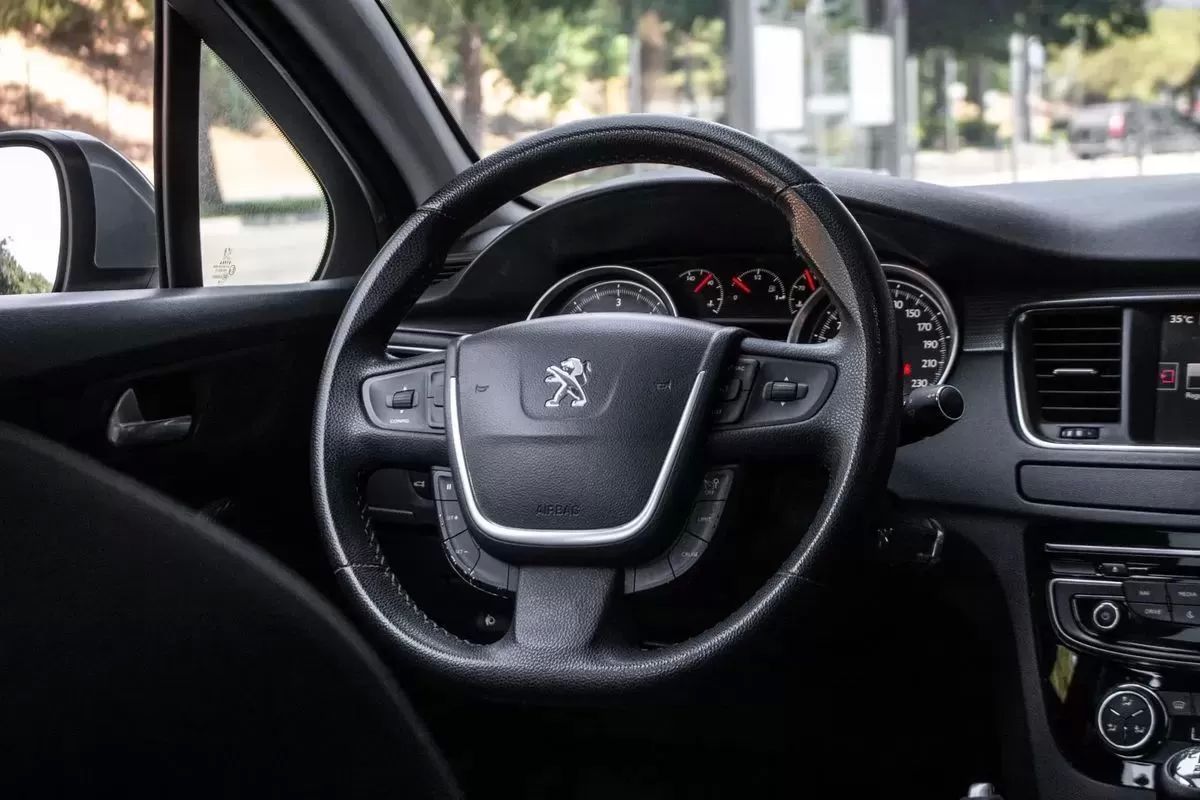 peugeot-508-sw-2015-diesel-1560cc