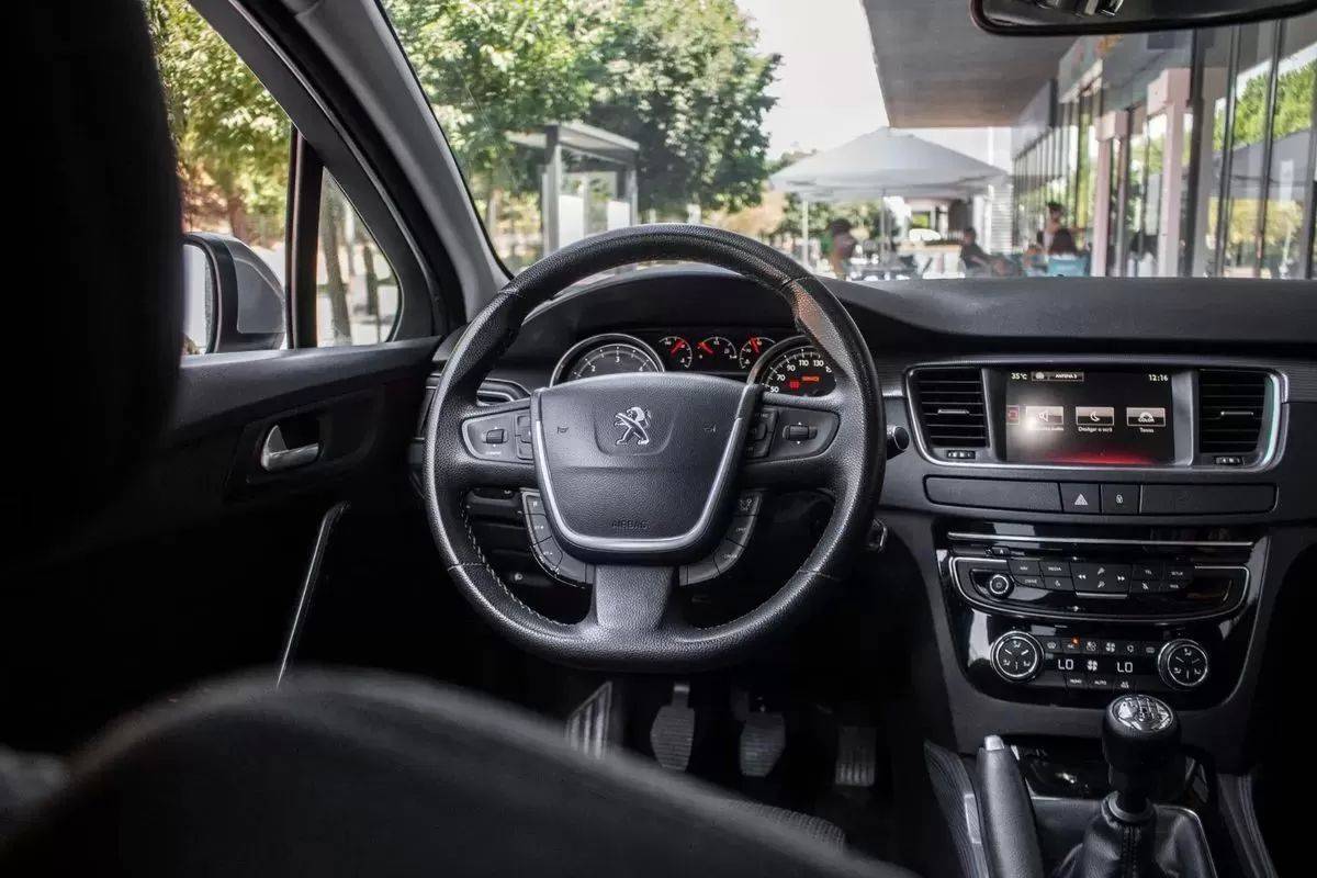peugeot-508-sw-2015-diesel-1560cc