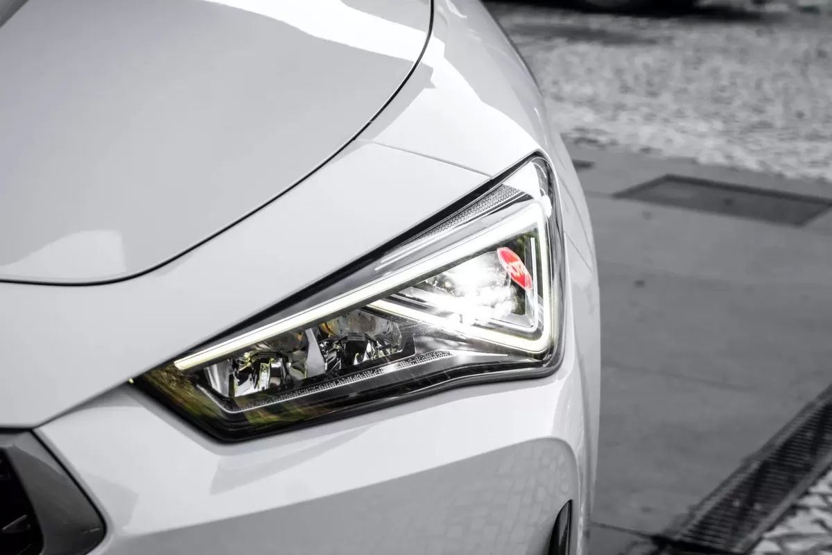cupra-leon-sportstourer-2023-gasolina-1498cc