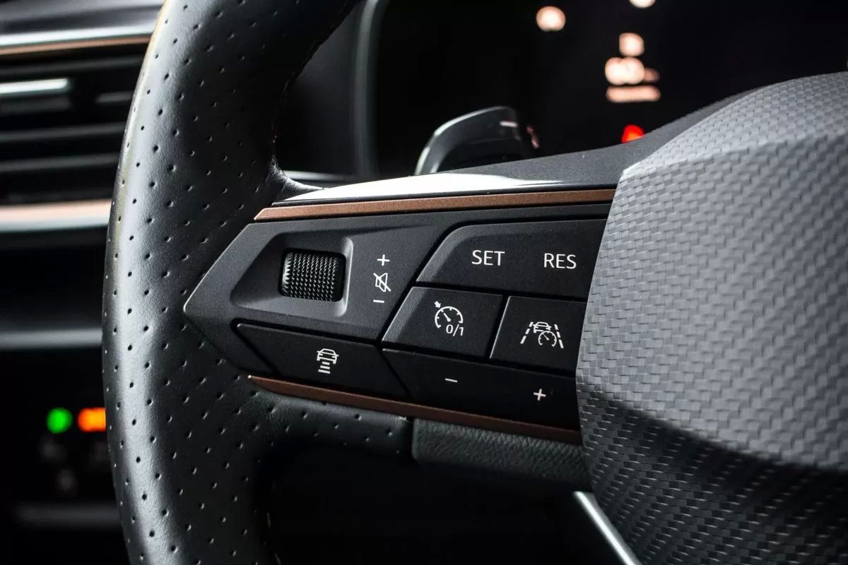 cupra-leon-sportstourer-2023-gasolina-1498cc
