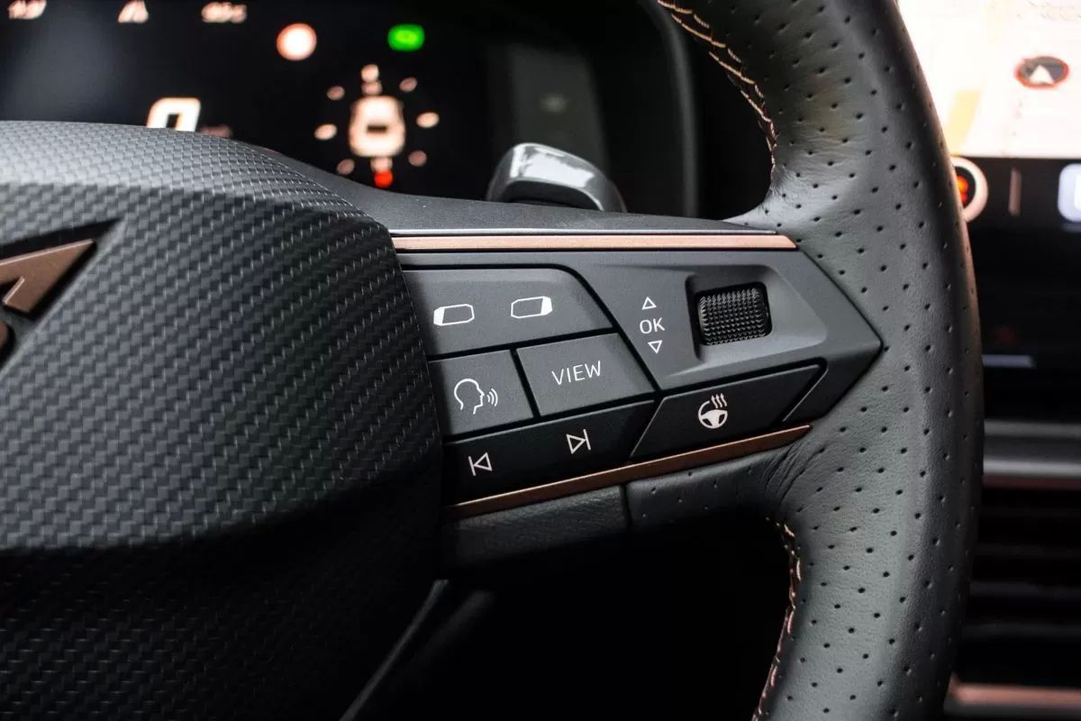 cupra-leon-sportstourer-2023-gasolina-1498cc