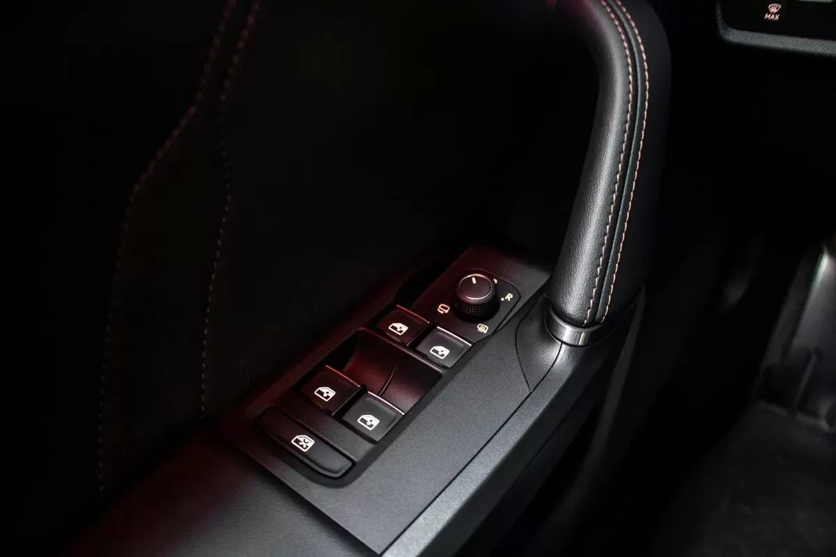 cupra-leon-sportstourer-2023-gasolina-1498cc