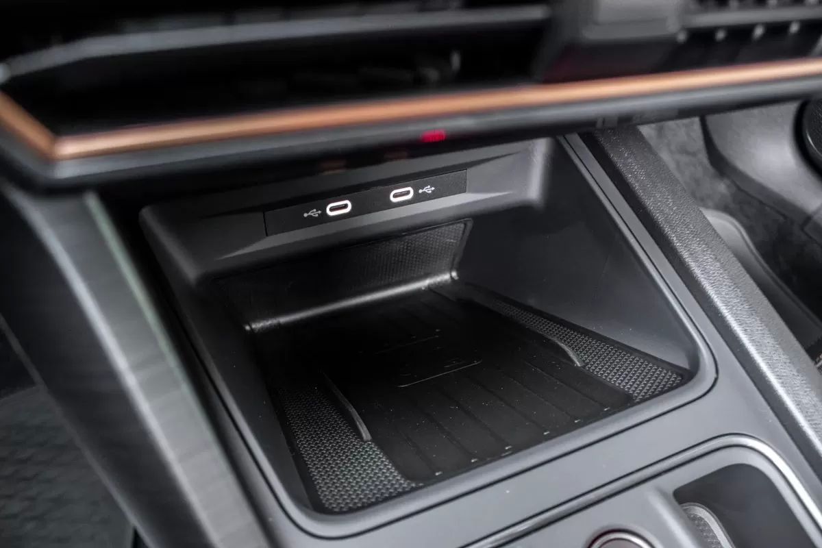 cupra-leon-sportstourer-2023-gasolina-1498cc