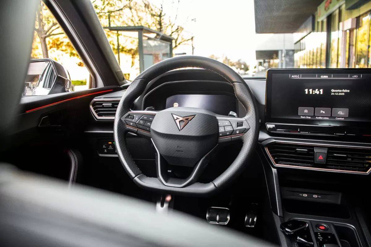 cupra-leon-sportstourer-2023-gasolina-1498cc