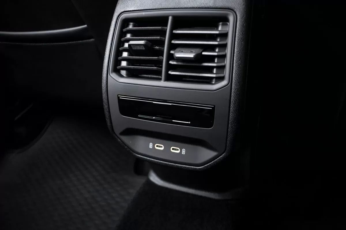 cupra-leon-sportstourer-2023-gasolina-1498cc