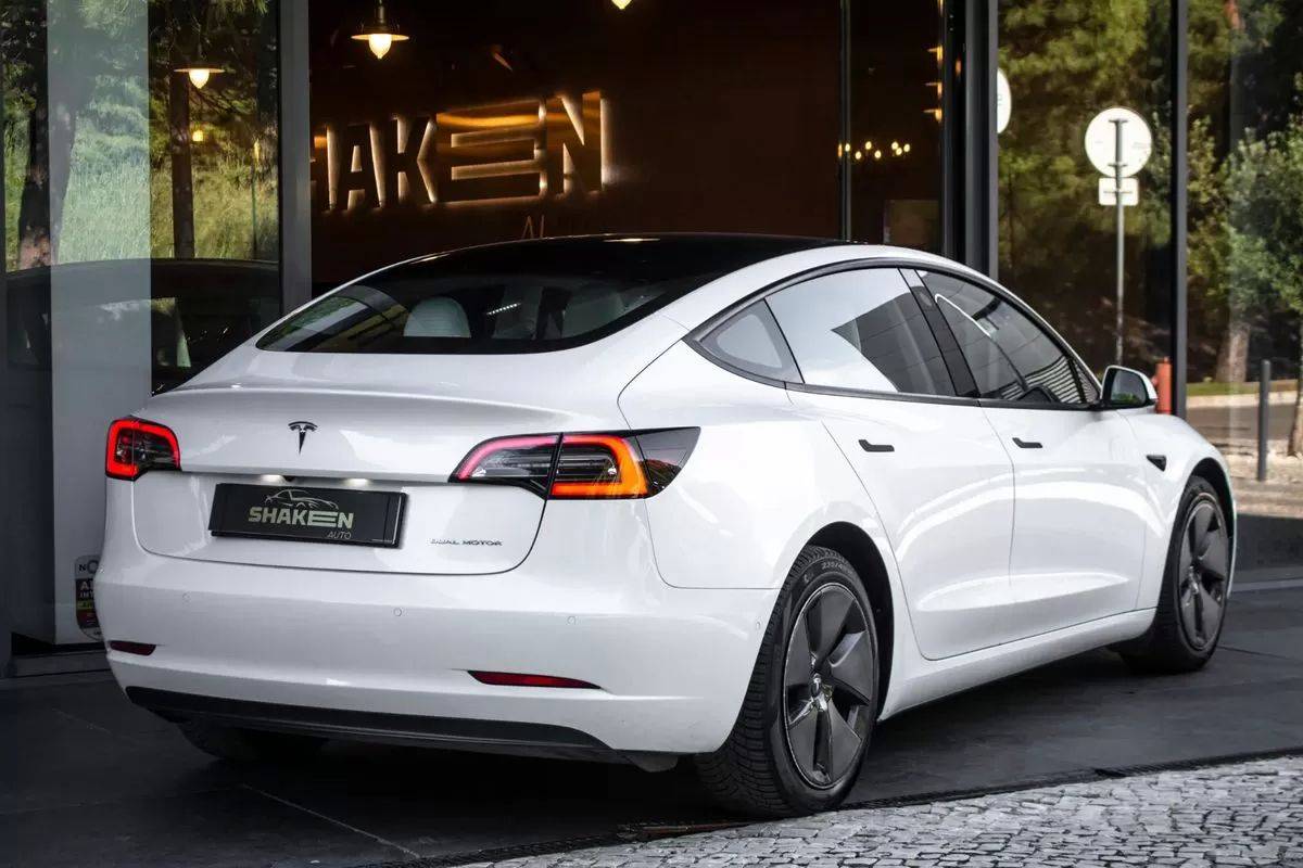 tesla-model-3-2021-eletrico-0cc
