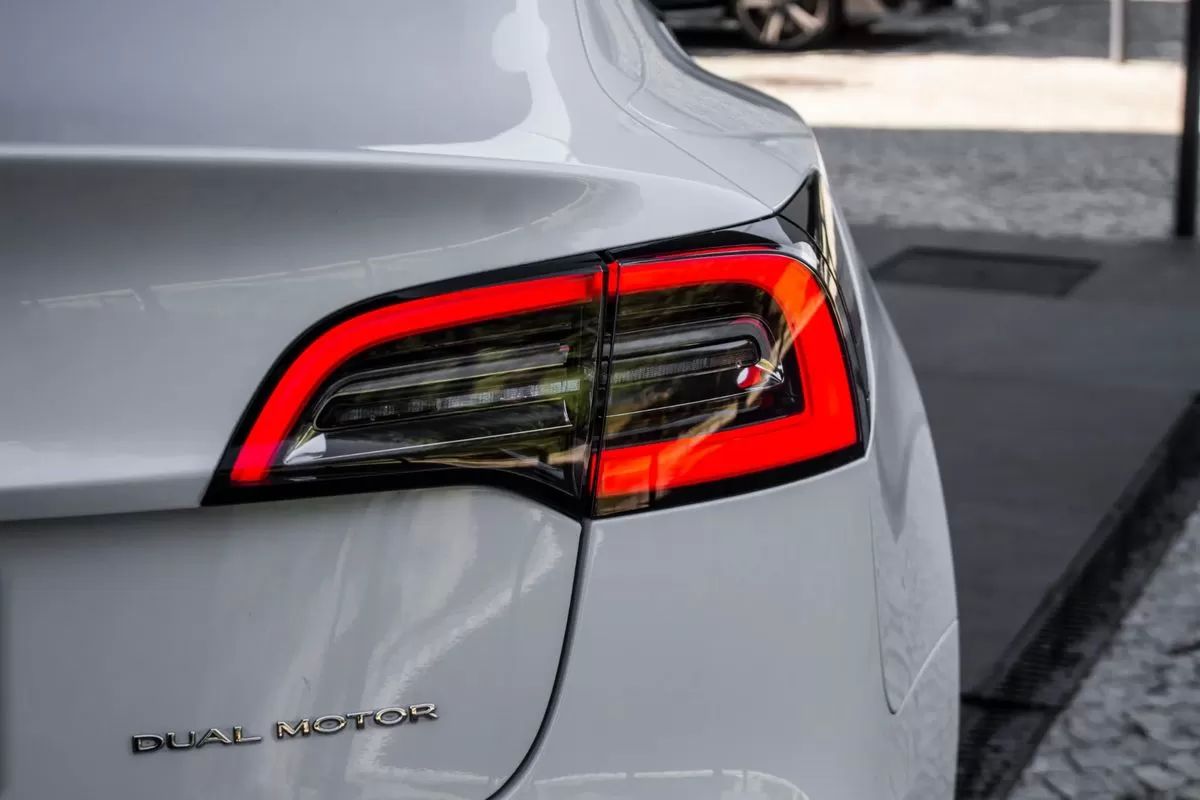 tesla-model-3-2021-eletrico-0cc