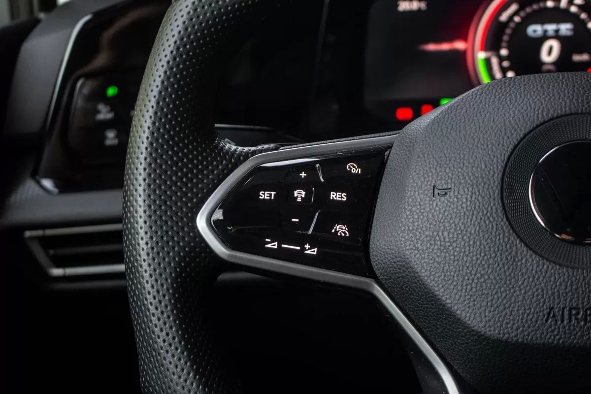 volkswagen-golf-2021-hibrido-1395cc