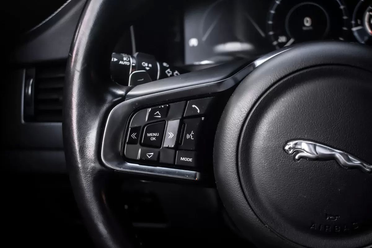 jaguar-xf-sportbrake-2019-diesel-1999cc