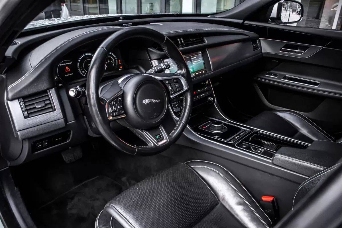 jaguar-xf-sportbrake-2019-diesel-1999cc