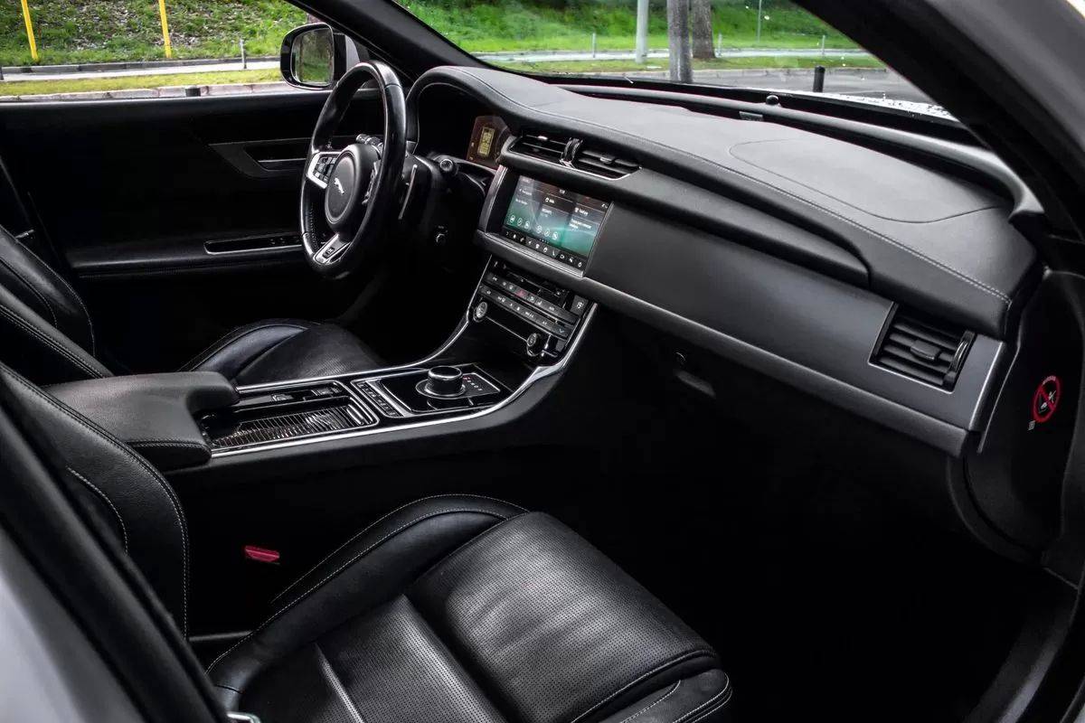 jaguar-xf-sportbrake-2019-diesel-1999cc