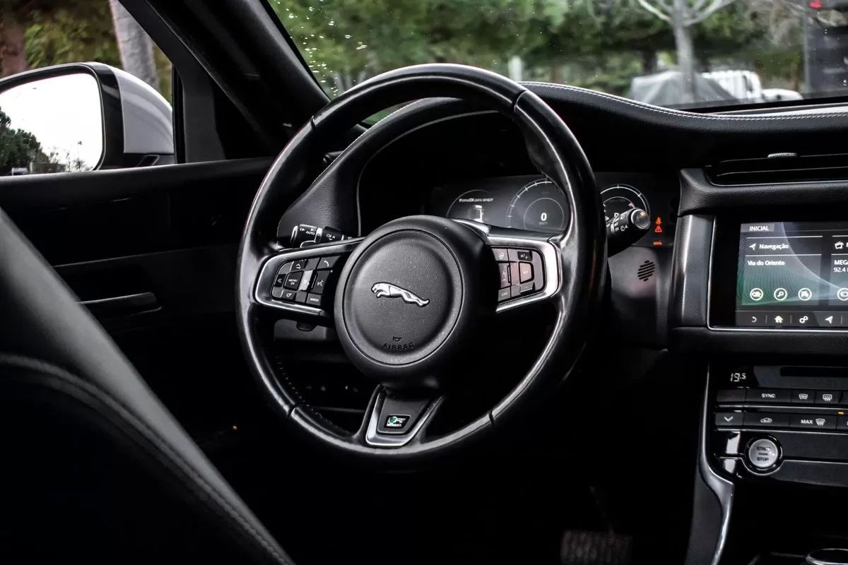 jaguar-xf-sportbrake-2019-diesel-1999cc