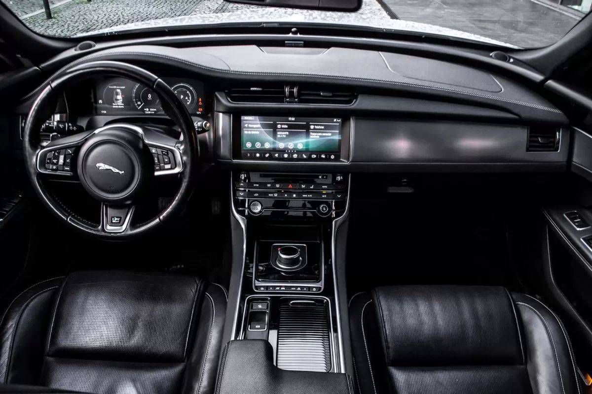 jaguar-xf-sportbrake-2019-diesel-1999cc