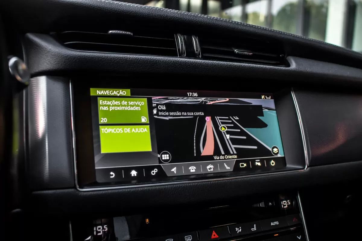 jaguar-xf-sportbrake-2019-diesel-1999cc