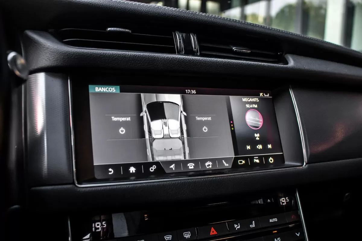 jaguar-xf-sportbrake-2019-diesel-1999cc
