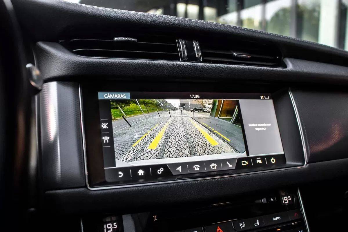 jaguar-xf-sportbrake-2019-diesel-1999cc