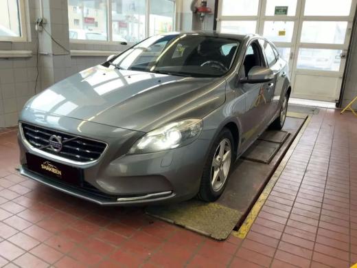 volvo-v40-2015-diesel-1560cc