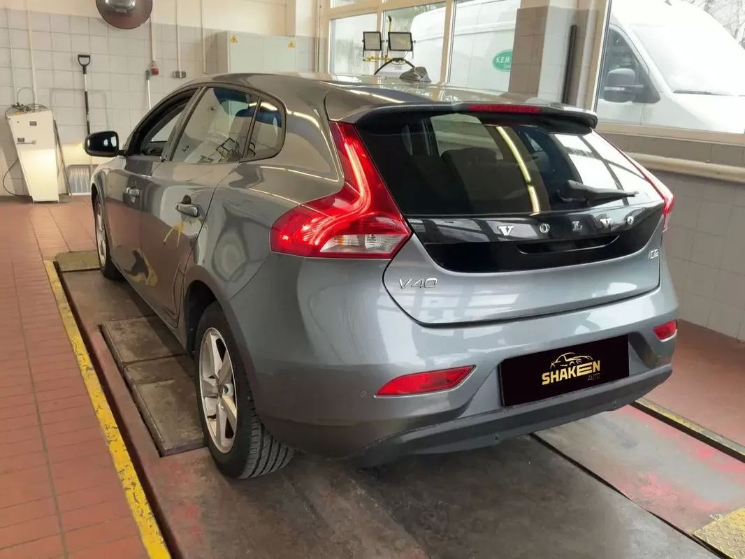 volvo-v40-2015-diesel-1560cc