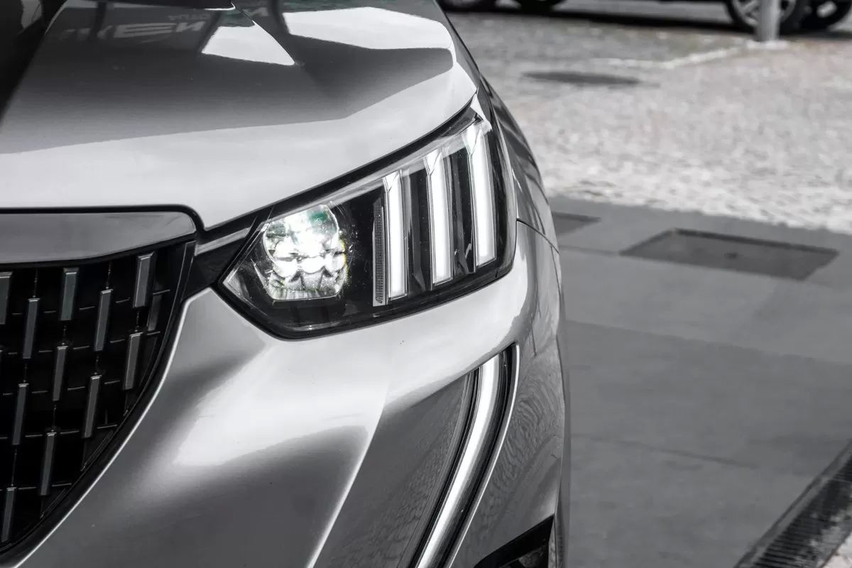 peugeot-2008-2021-diesel-1499cc