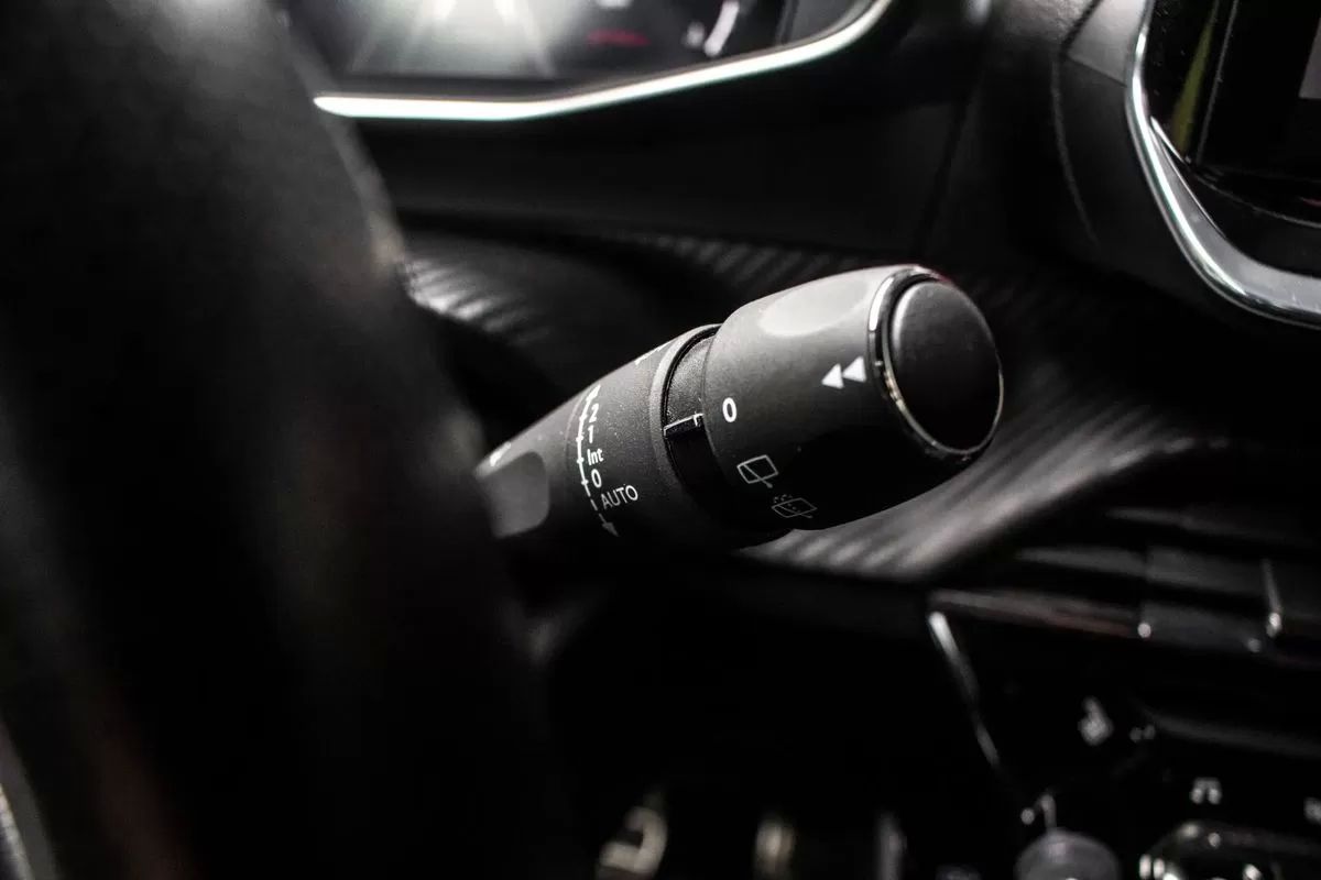 peugeot-2008-2021-diesel-1499cc