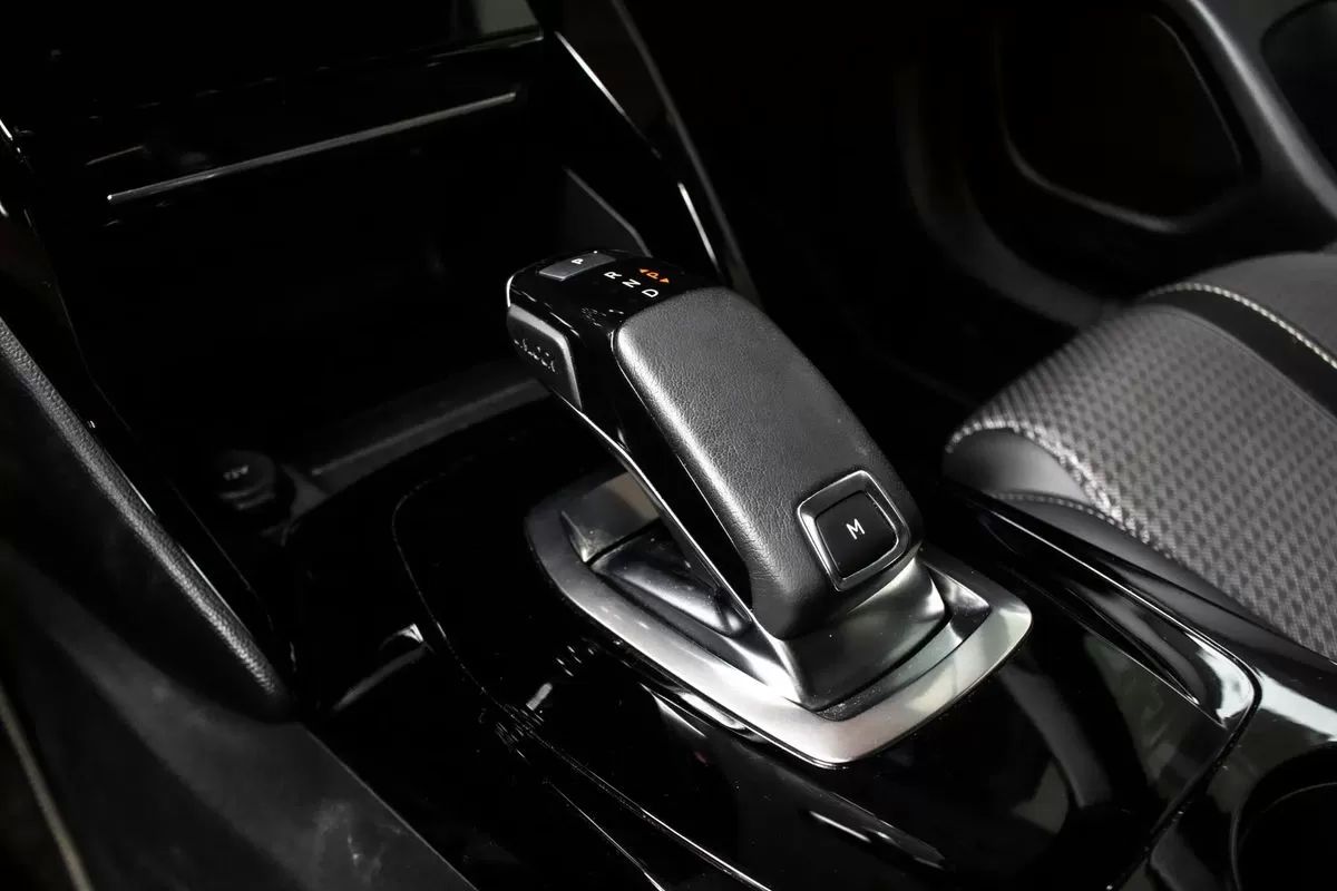 peugeot-2008-2021-diesel-1499cc