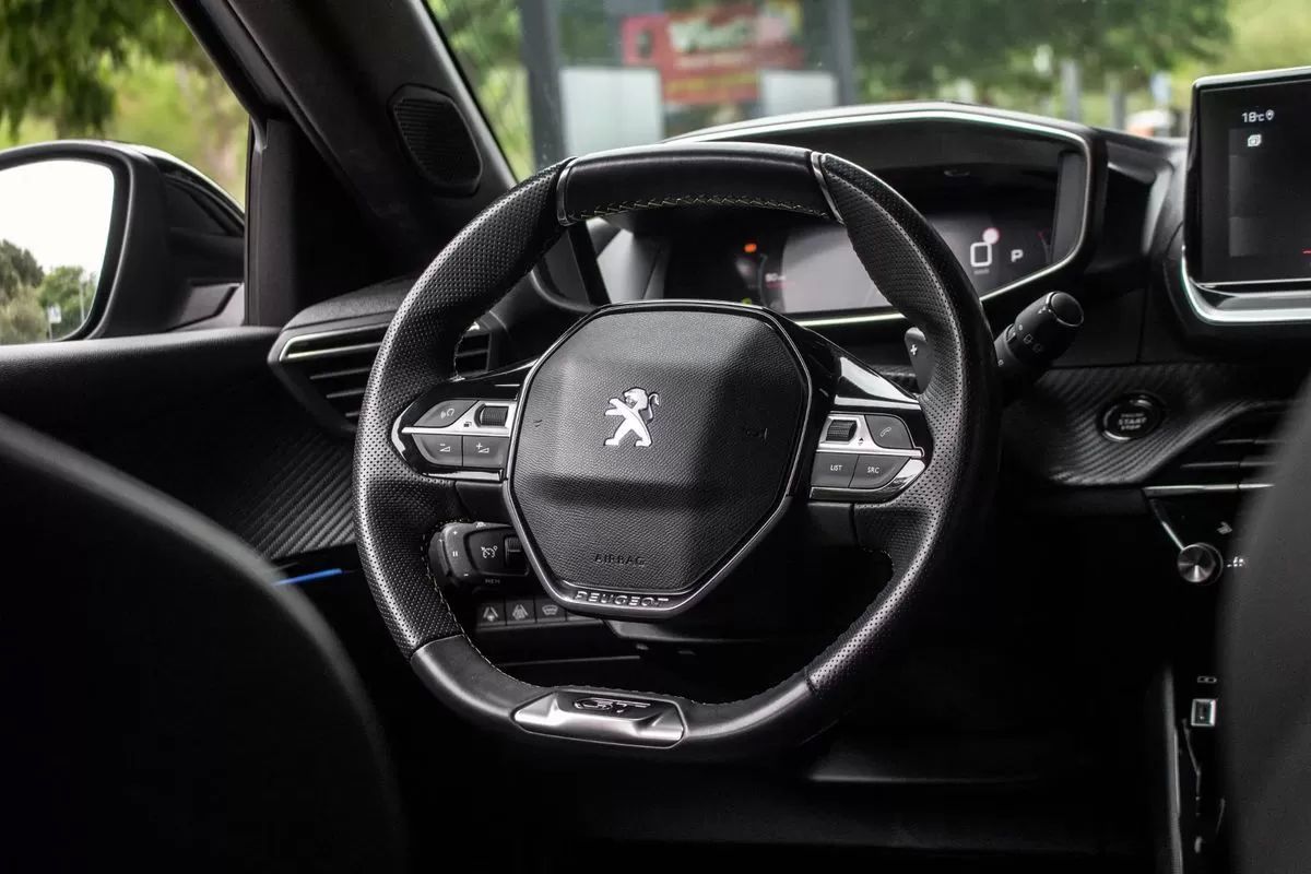 peugeot-2008-2021-diesel-1499cc
