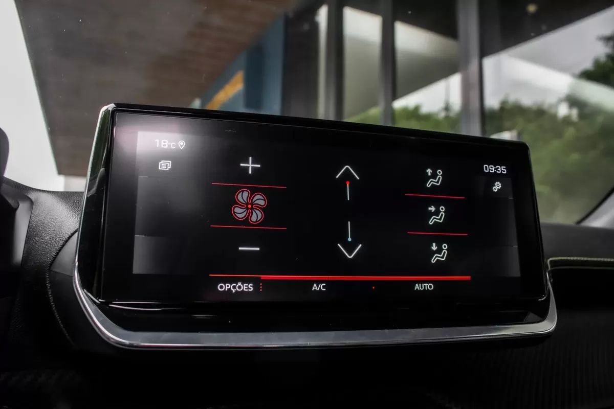 peugeot-2008-2021-diesel-1499cc