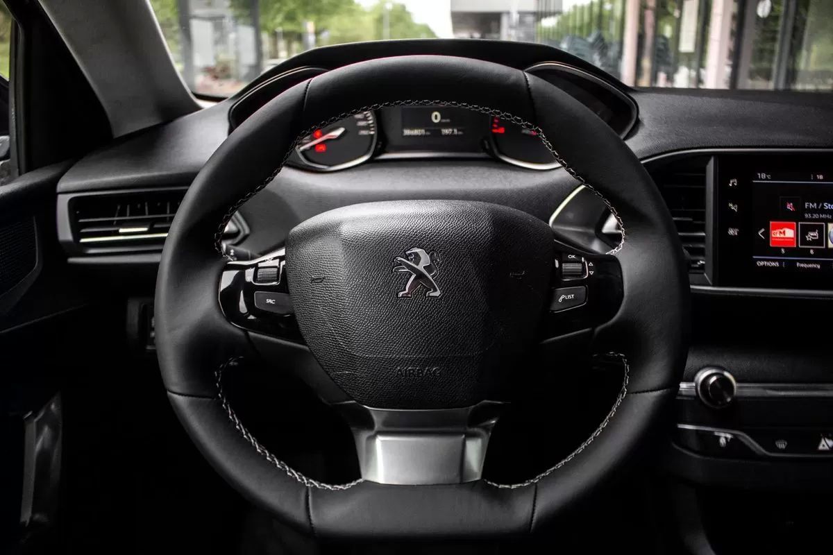 peugeot-308-sw-2019-diesel-1499cc