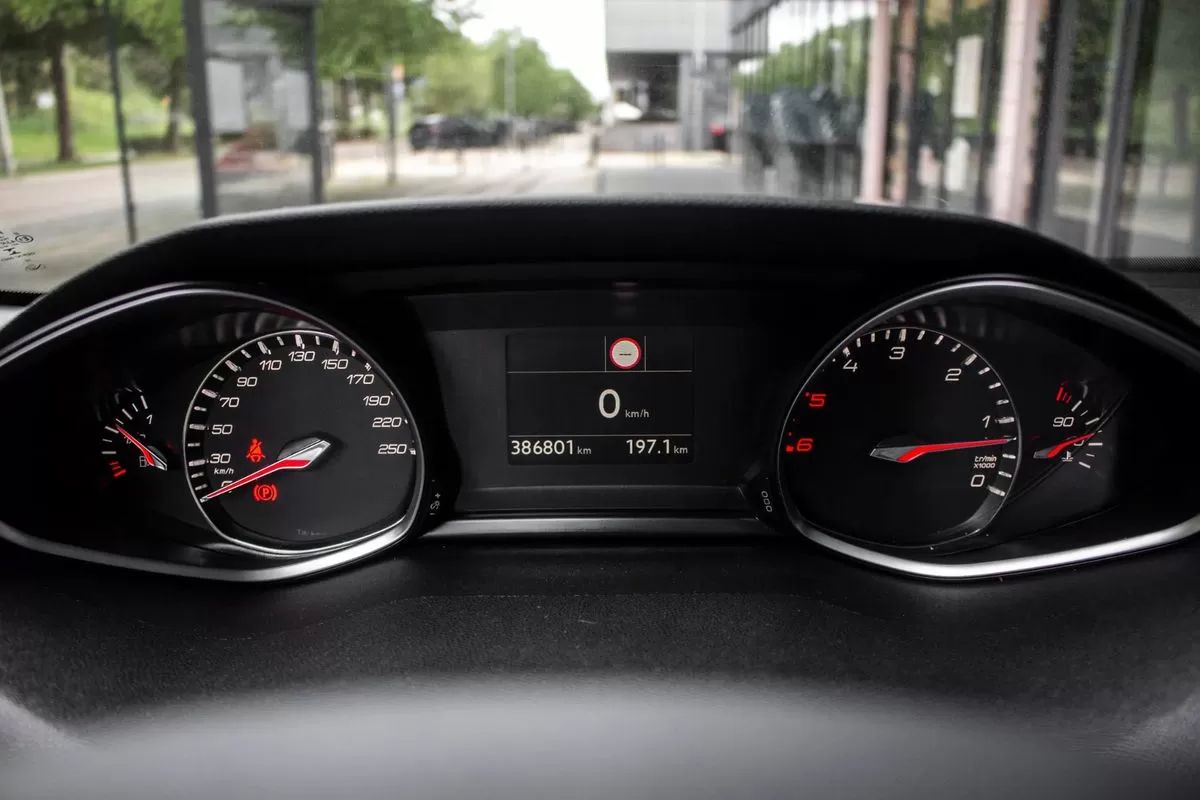 peugeot-308-sw-2019-diesel-1499cc