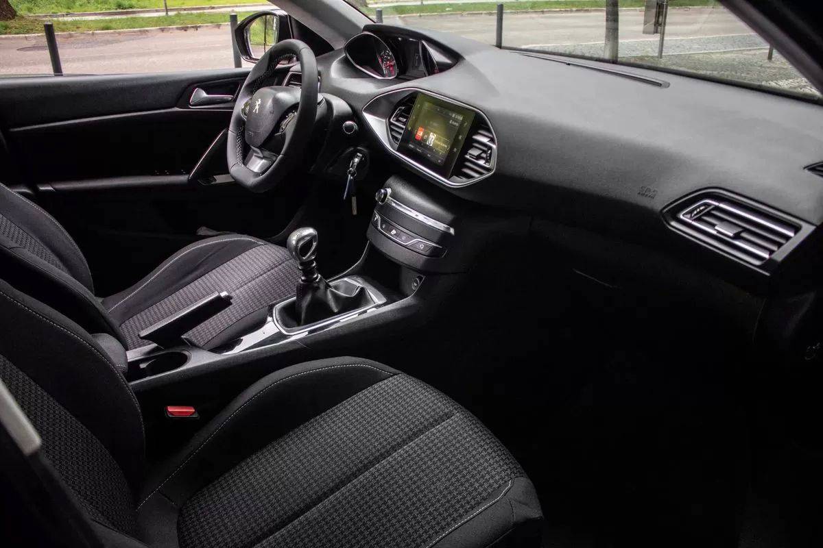 peugeot-308-sw-2019-diesel-1499cc