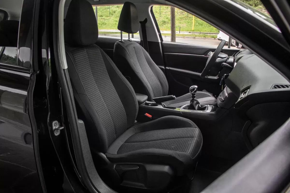 peugeot-308-sw-2019-diesel-1499cc