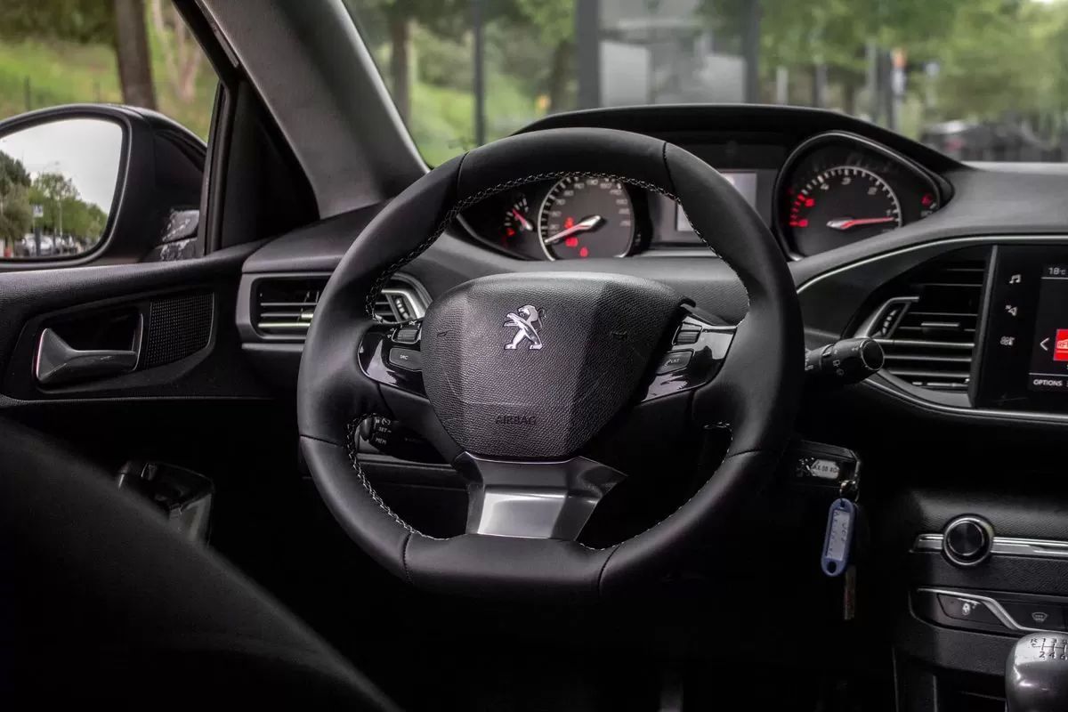 peugeot-308-sw-2019-diesel-1499cc