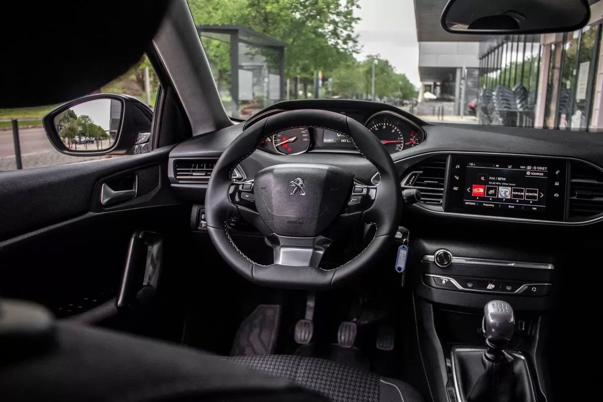 peugeot-308-sw-2019-diesel-1499cc