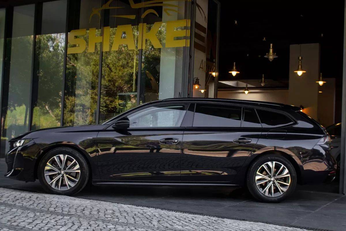 peugeot-508-sw-2022-hibrido-1598cc