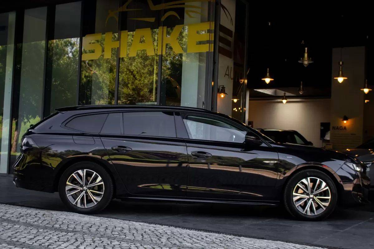 peugeot-508-sw-2022-hibrido-1598cc